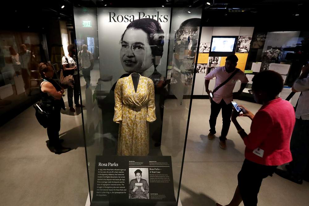 Civil Rights pioneer Rosa Parks' dress is on display in the concourse galleries at the Smithsonian's National Museum of African American History and Culture on the National Mall September 14,  2016 in Washington,  DC. (Chip Somodevilla\/Getty Images)