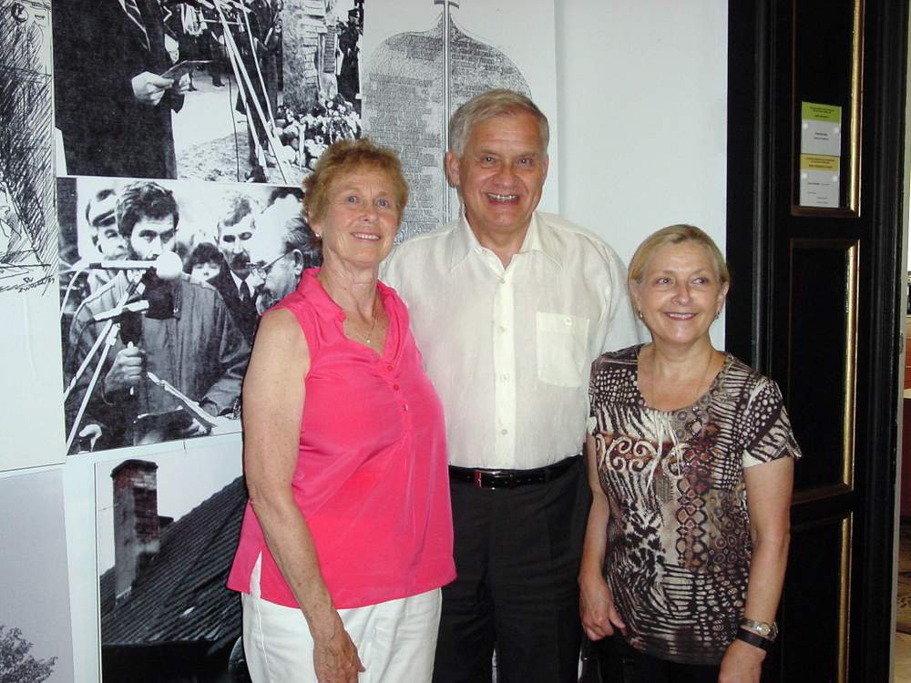 Laura (left) and Ellen meeting with governor Pawel Michalak. \/ Contributed photo